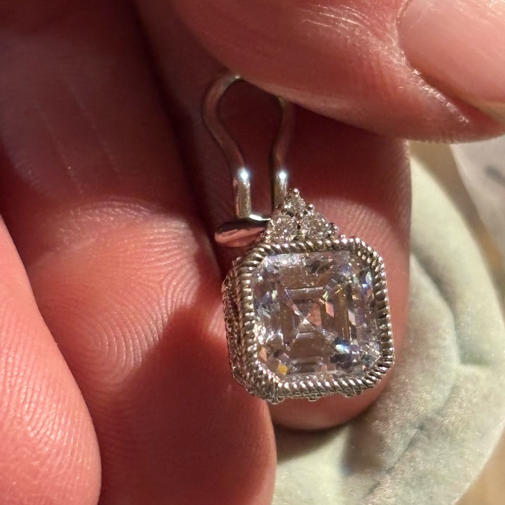 Judith Ripka crystal earrings - Picture 4 of 9